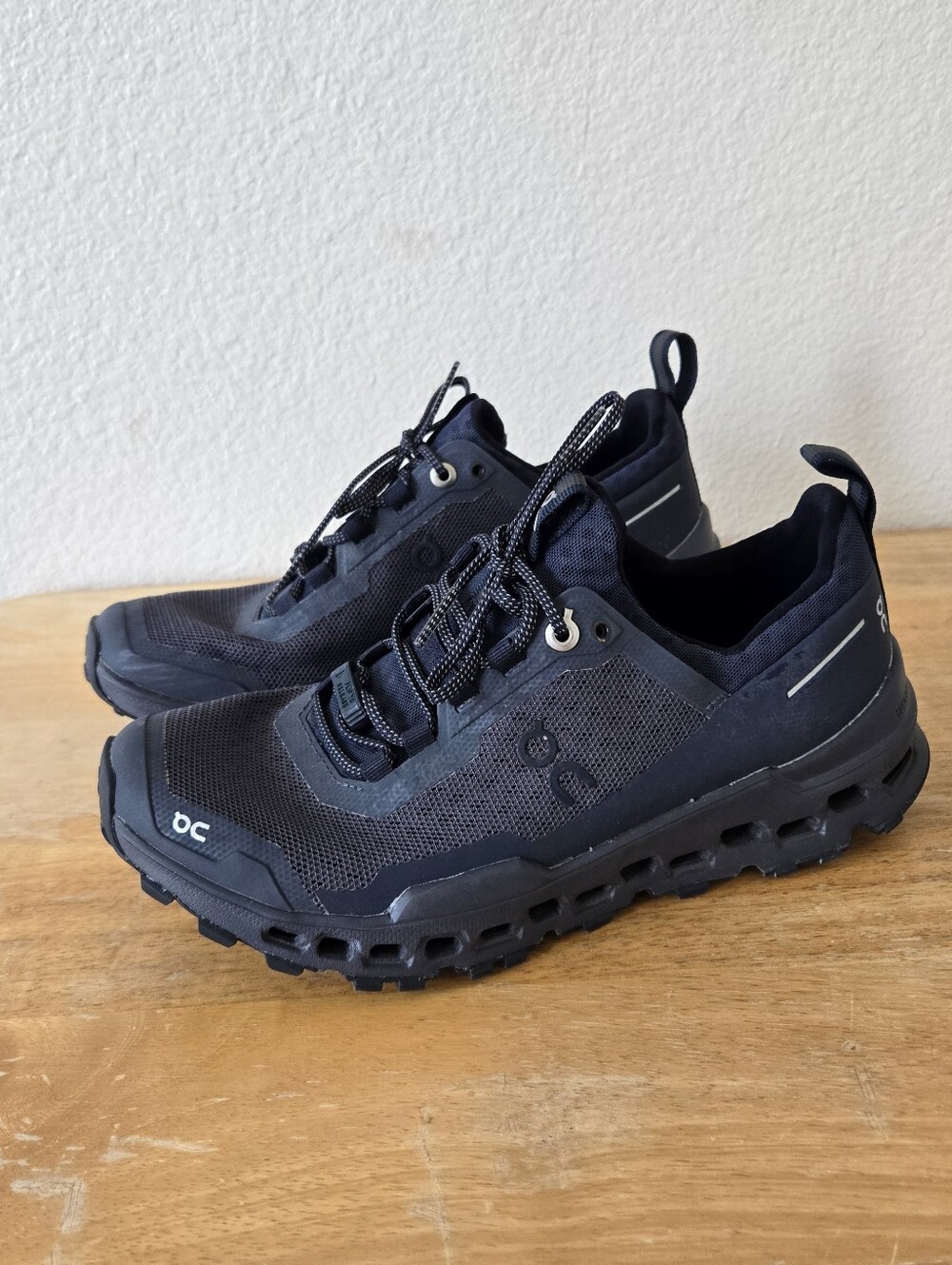 ON RUNNING Cloudultra Nite Navy Midnight Trail Running Shoes Womens Size 6.5